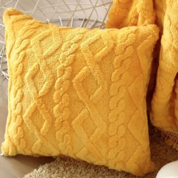 NEW!!! Soft and cozy pillow cover - Picture 1 of 4